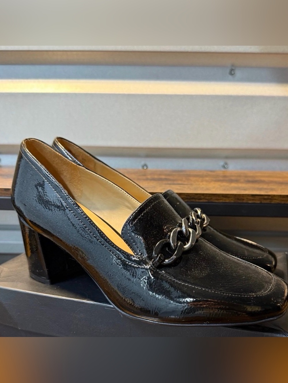 NWOB Naturalizer Black Patent Chain Loafer Pumps Women 8.5W Square Toe Block Hee